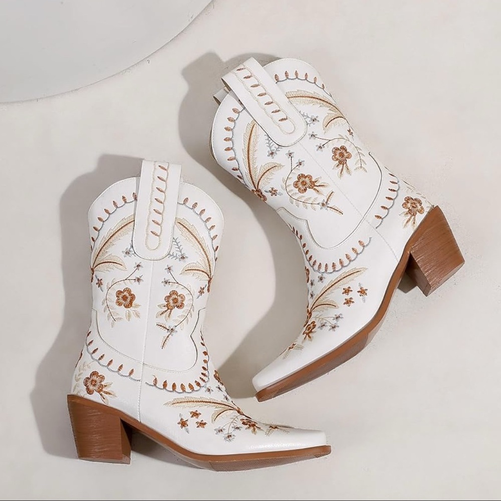Embroidered Western Boots - White and Orange